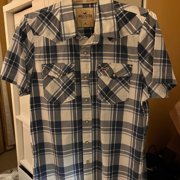 Hollister Young Adult XL Short Sleeve Button Down - Plaid Red & Blue (2 Pack) - Picture 3 of 5